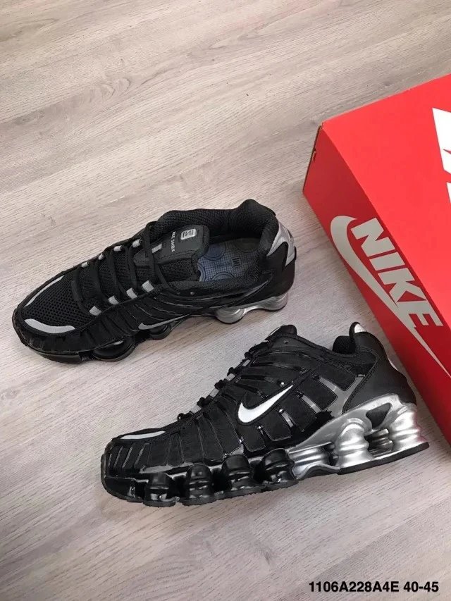 Nike Shox R4 Black Silver Sneakers - 22