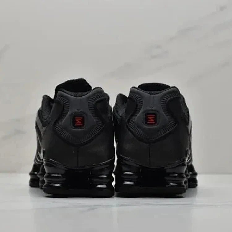 Nike Shox R4 Black Silver Sneakers - 10