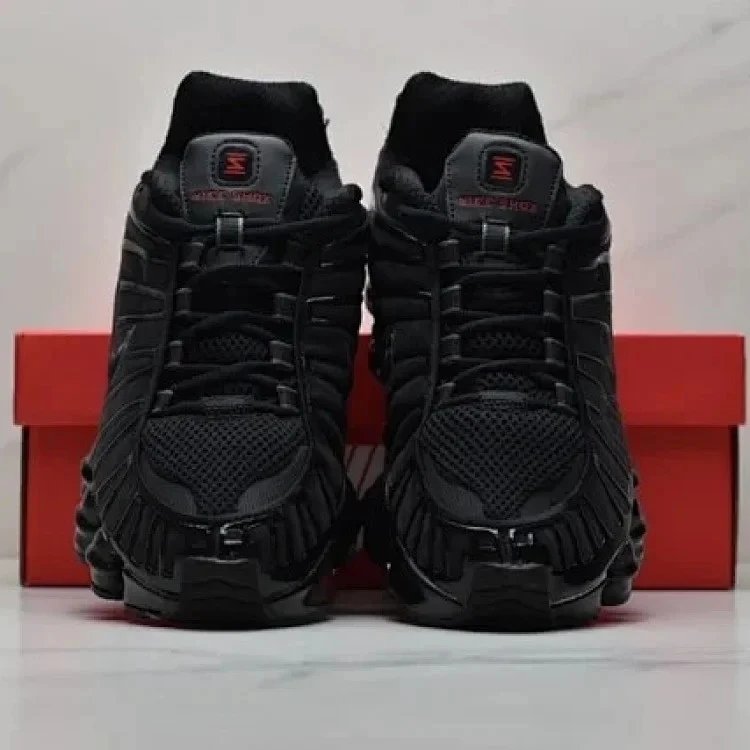 Nike Shox R4 Black Silver Sneakers - 11