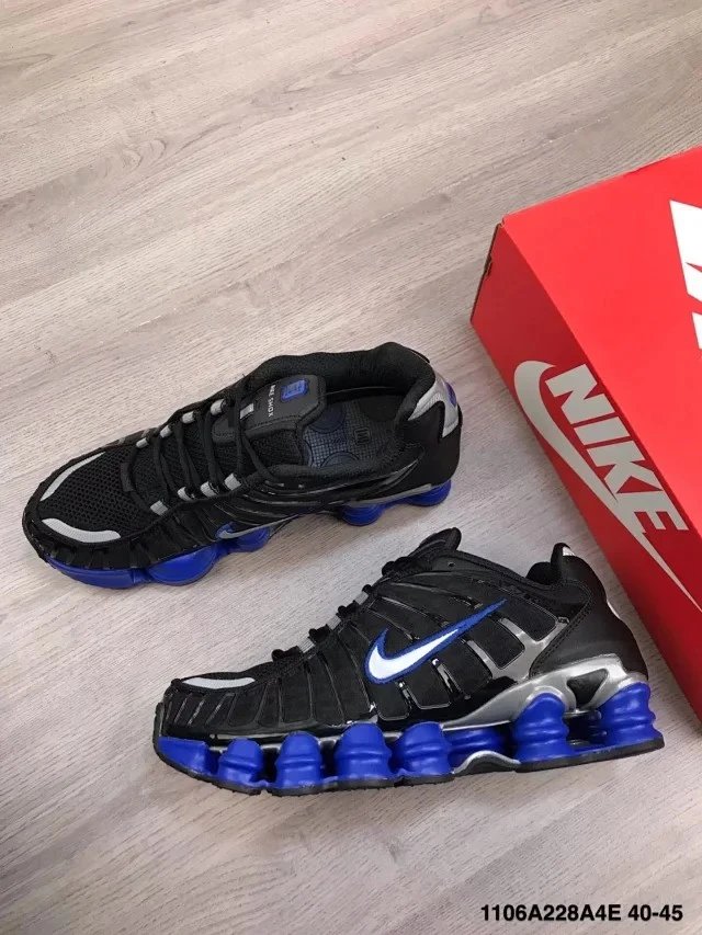 Nike Shox R4 Black Silver Sneakers - 25