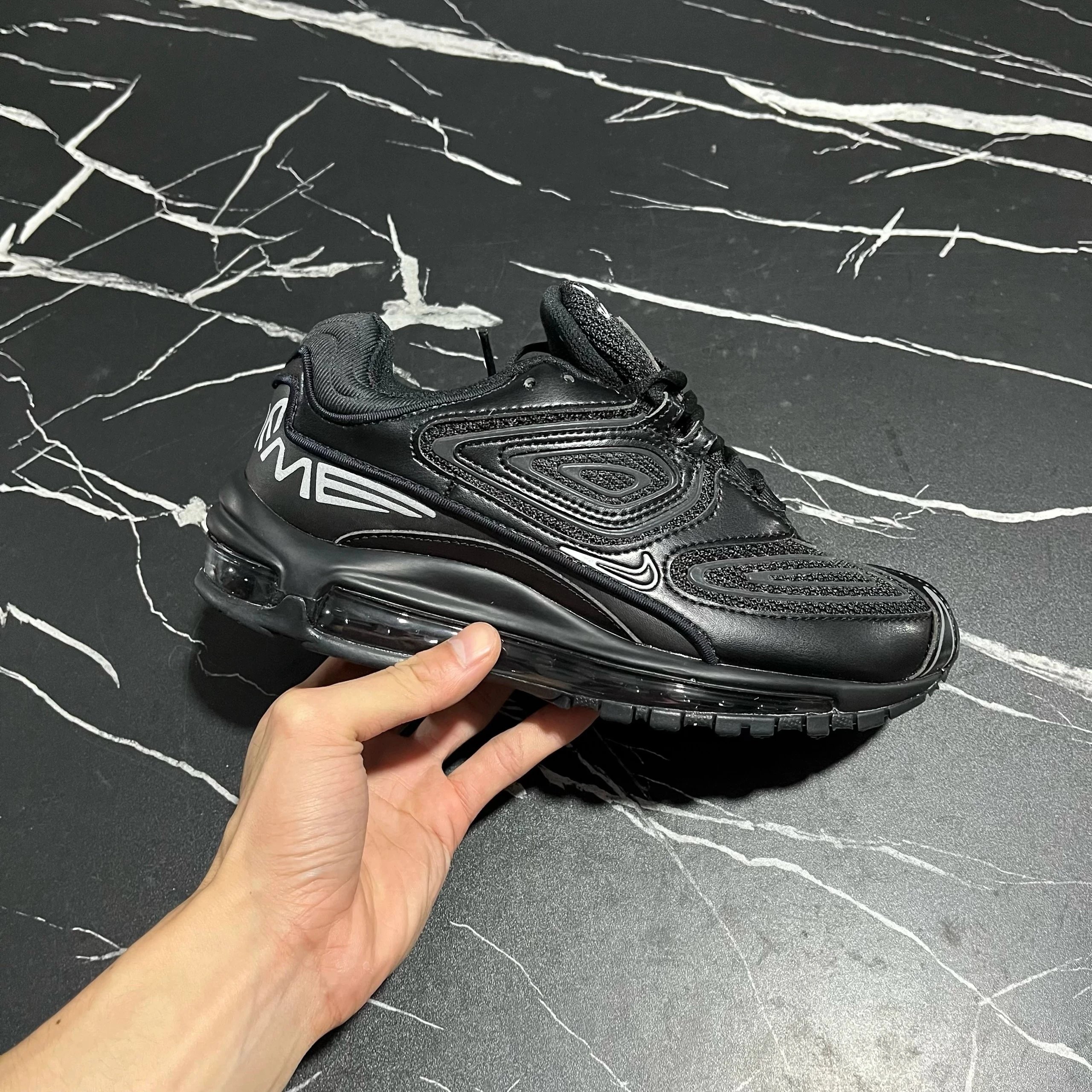 Max98 all black