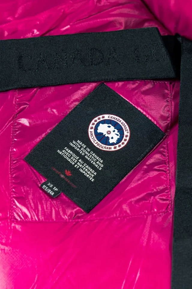 Canada Goose Down Jackets Short glossy puffer jacket product detail image 37