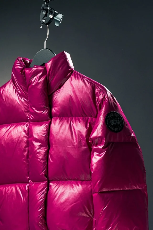 Canada Goose Down Jackets Short glossy puffer jacket product detail image 32