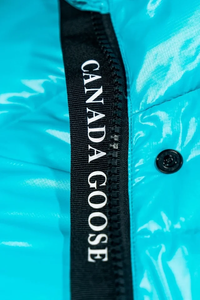 Canada Goose Down Jackets Short glossy puffer jacket product detail image 12