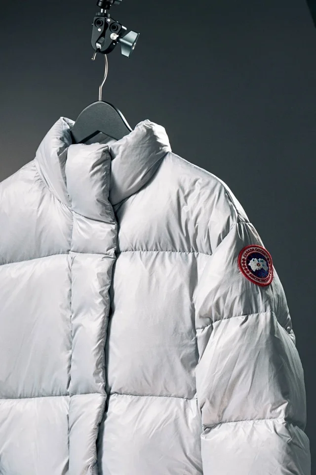 Canada Goose Down Jackets Short glossy puffer jacket product detail image 22
