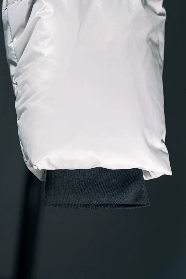 Canada Goose Down Jackets Short glossy puffer jacket product detail image 25