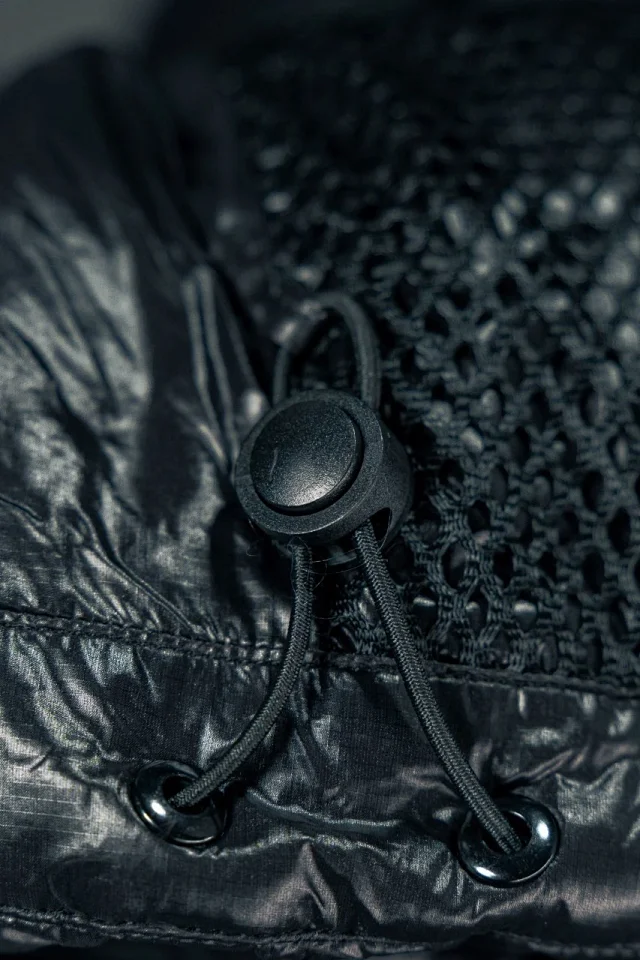 Canada Goose Down Jackets Short glossy puffer jacket product detail image 21
