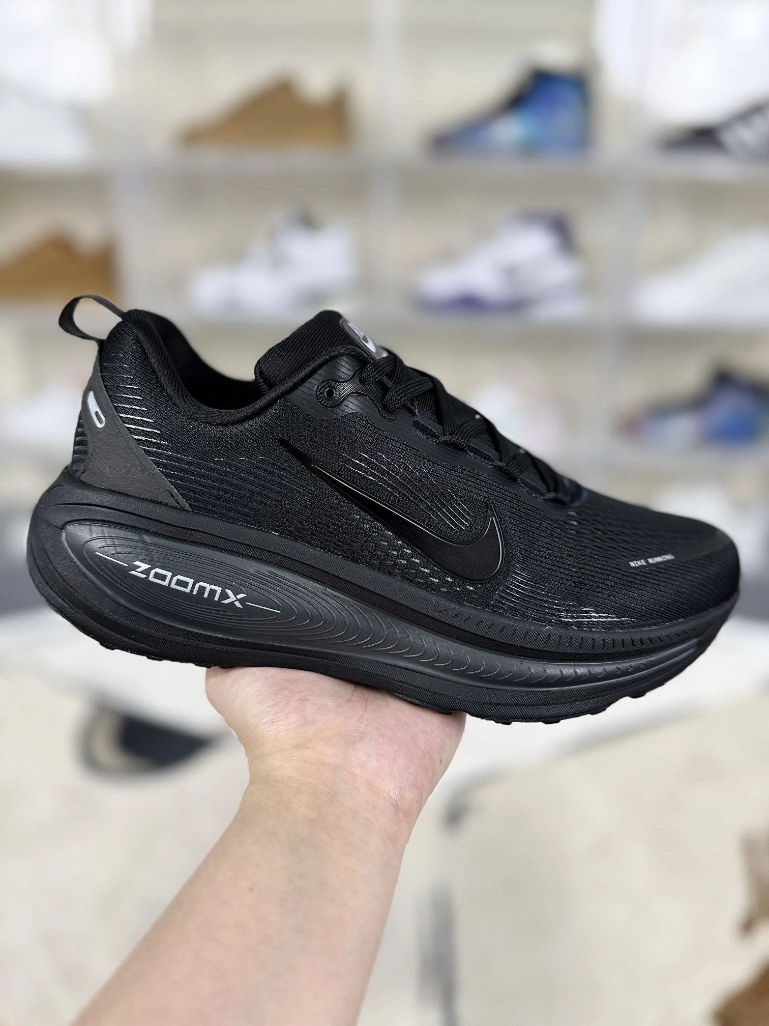 VOMERO 18 V18舒适百搭防滑耐磨 低帮跑步鞋 男女同款 绿橙 HM6803300HQ2157003 3645 13