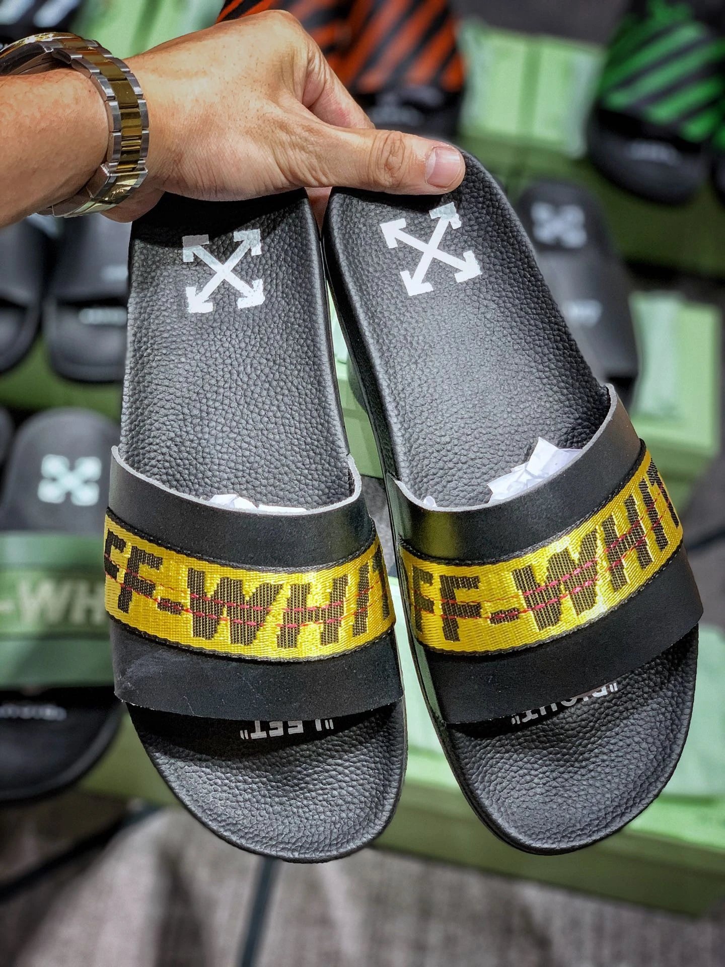 OW Arrow Zebra Stripe Beach Slide