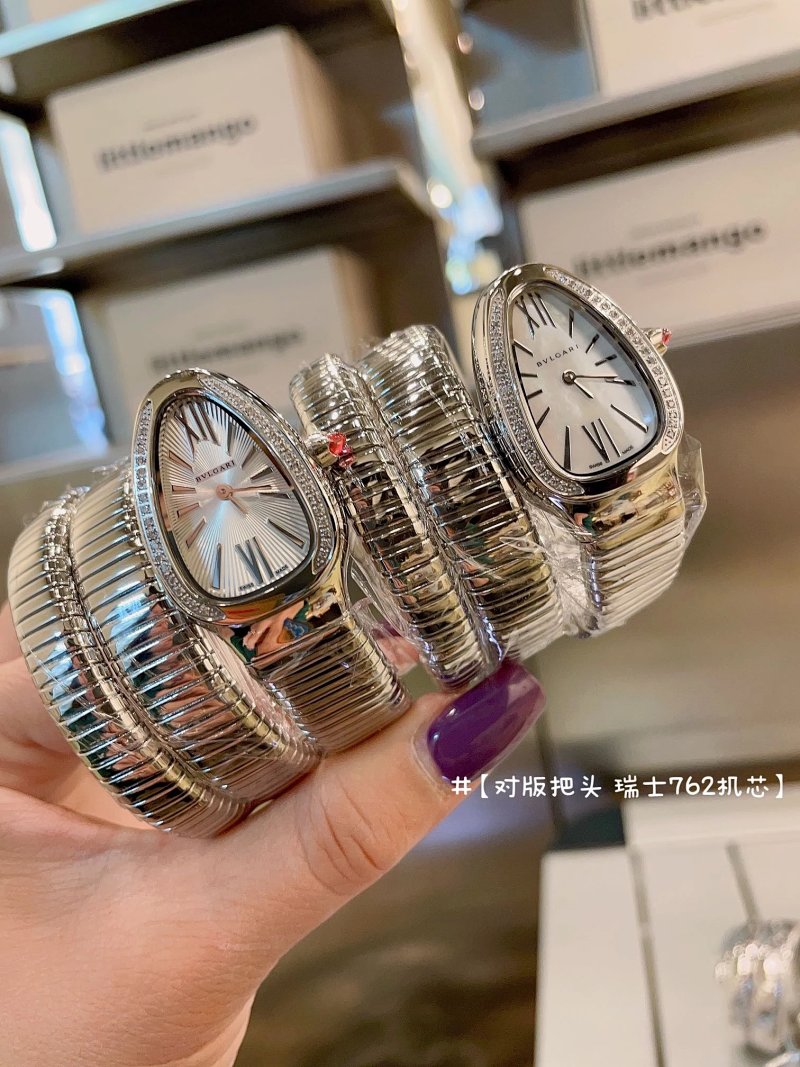 Watch from Three-legged