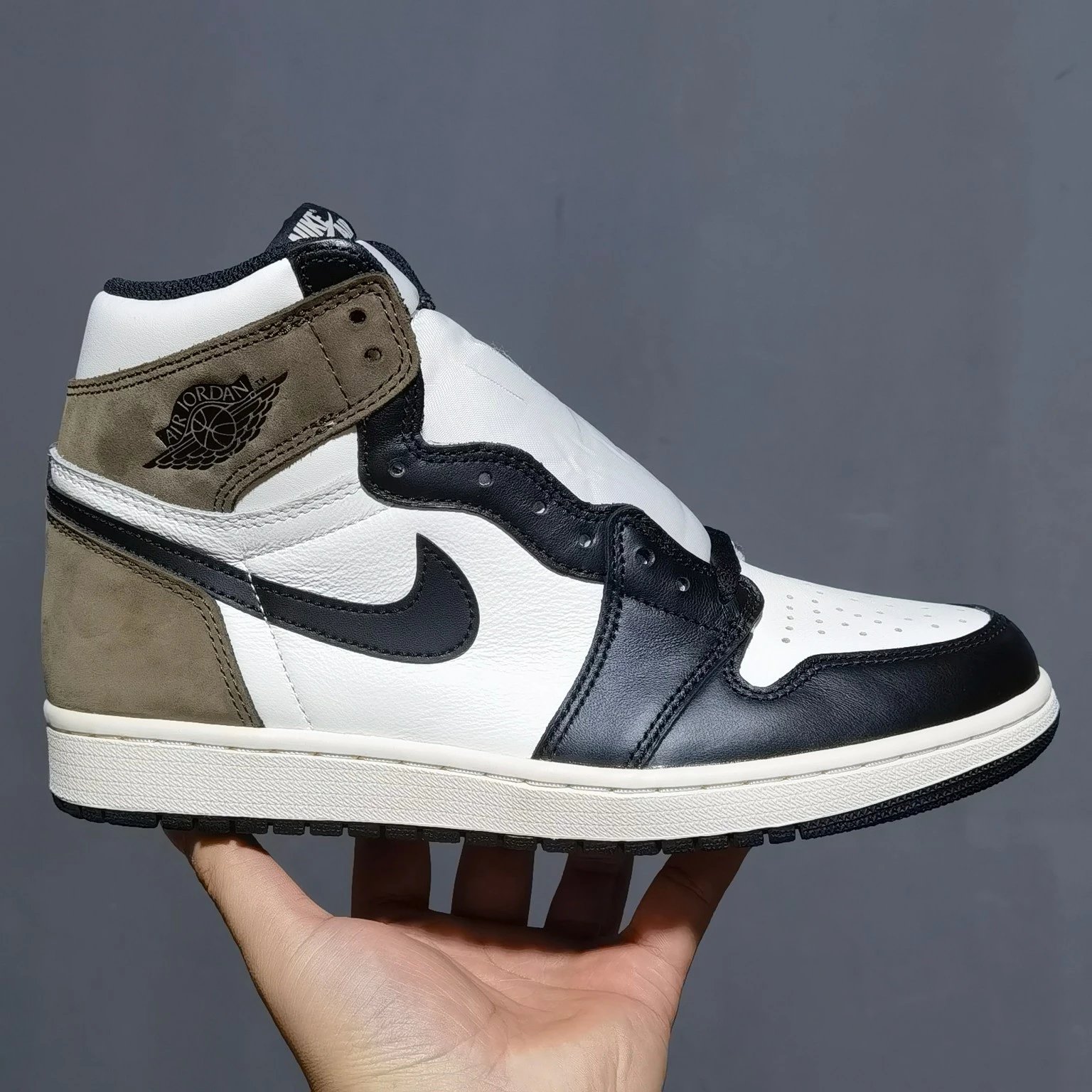 AJ1 Black Mocha