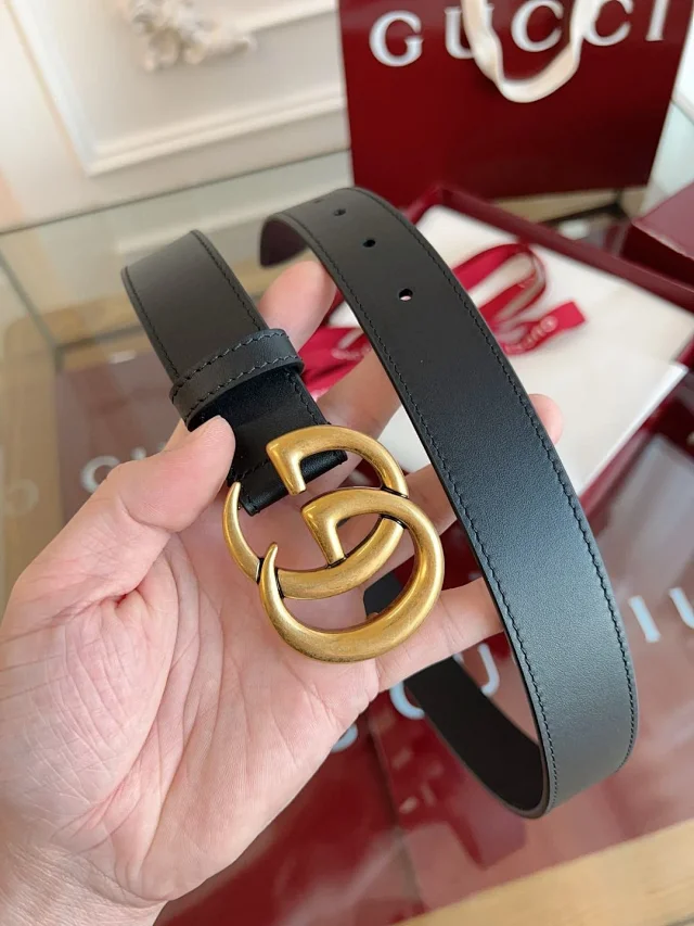 Gucci Belts Leather belt with Double G buckle product detail image 17