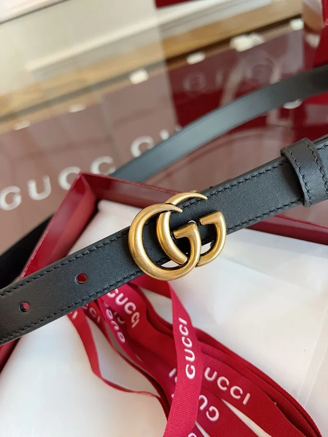 Gucci Belts Leather belt with Double G buckle product detail image 6