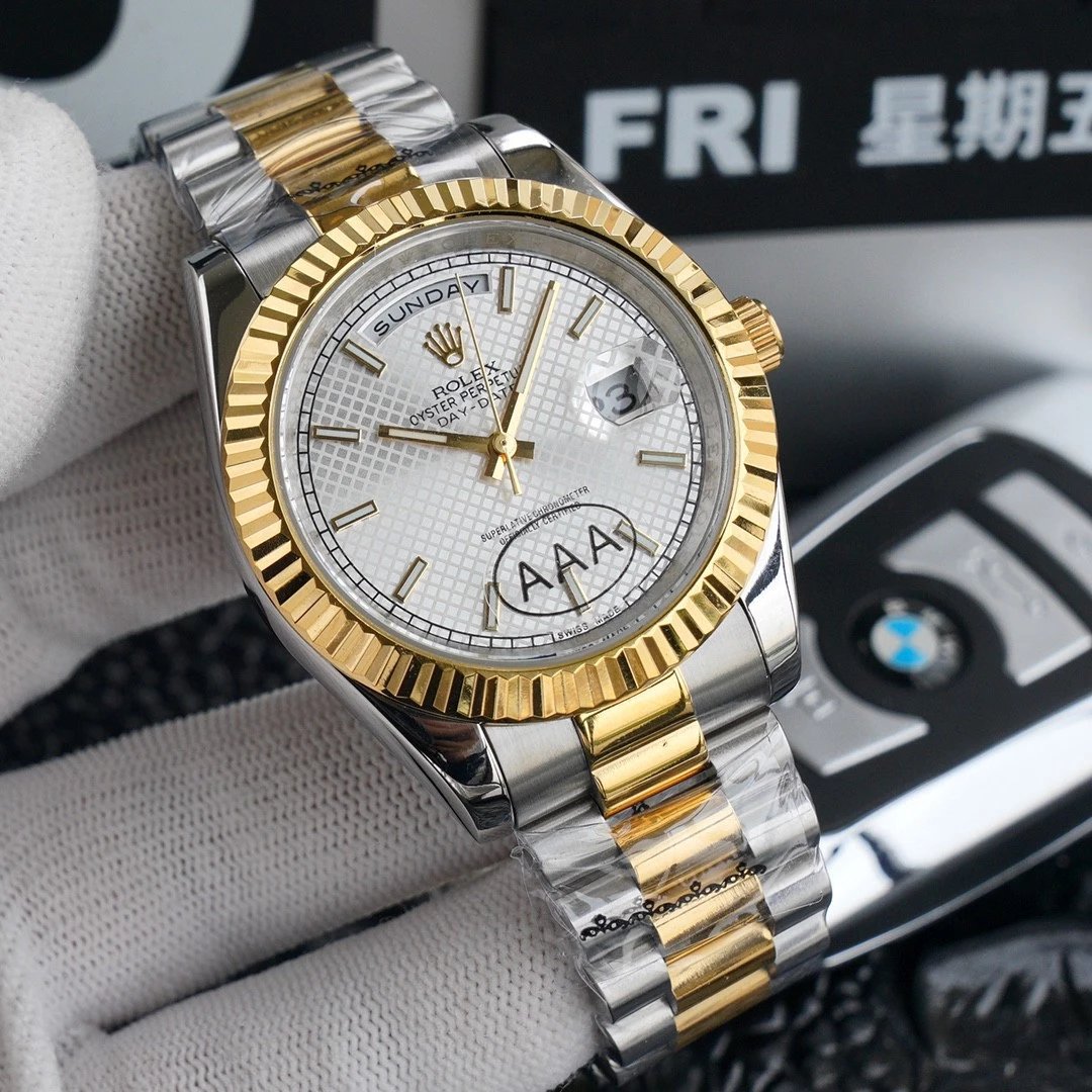 T-shaped silver plate with gold and grid pattern