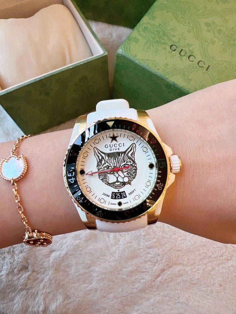 2 4 Gucci 3 40mm Dive