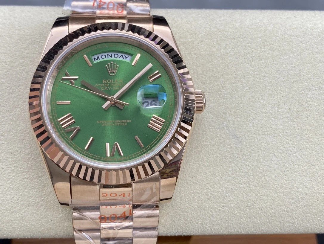 Roman letters · Full rose gold green plate