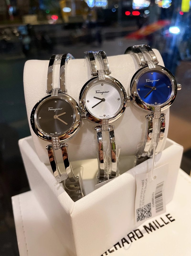 8 2 Ferragamo 26mm Salvatore