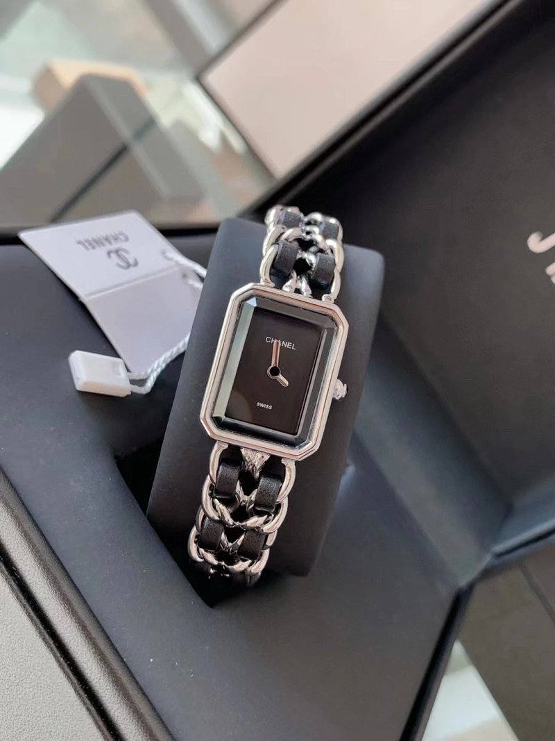 2 3 2 Chanel Première Rock