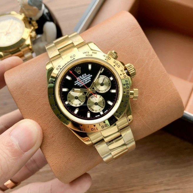 Full gold, gold circle, black disk, red needle