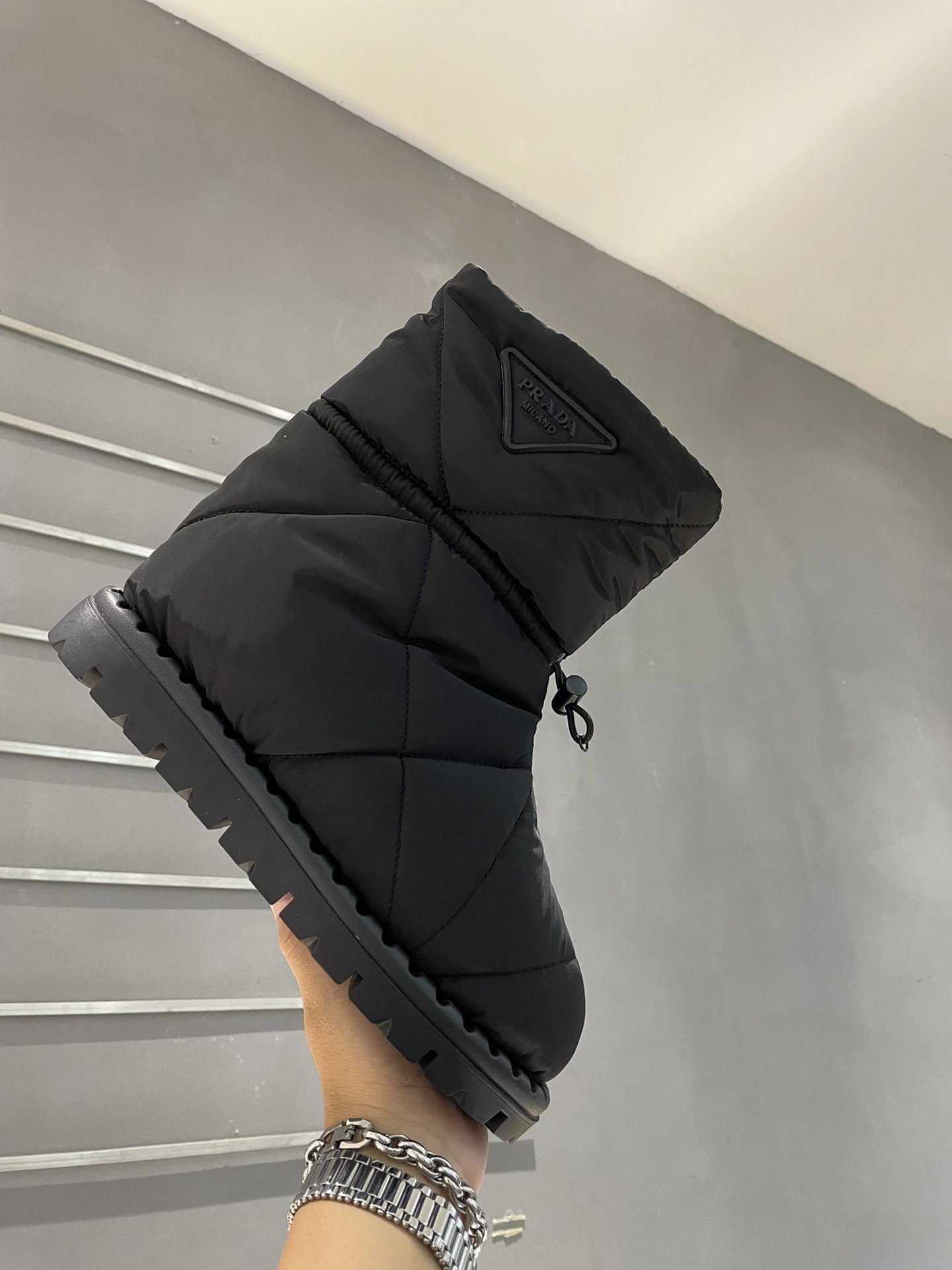 P home autumn and winter hot drawstring snow boots, waterproof goose down upper, windproof and warm boots in winter
