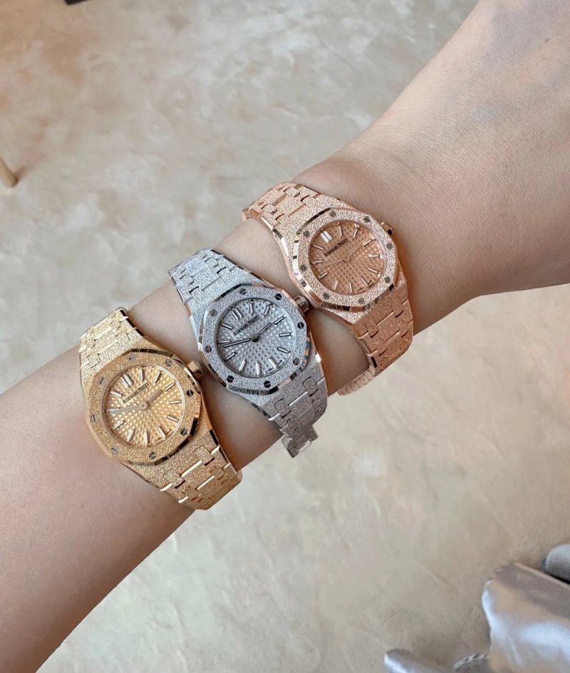 Watch from Three-legged