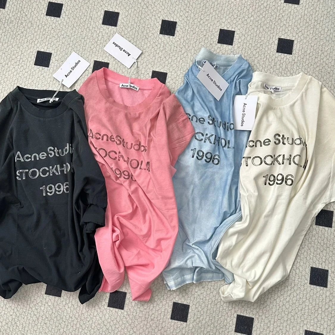Acne Studios Black Pink Blue White T-Shirt - Hipobuy Spreadsheet QC photo