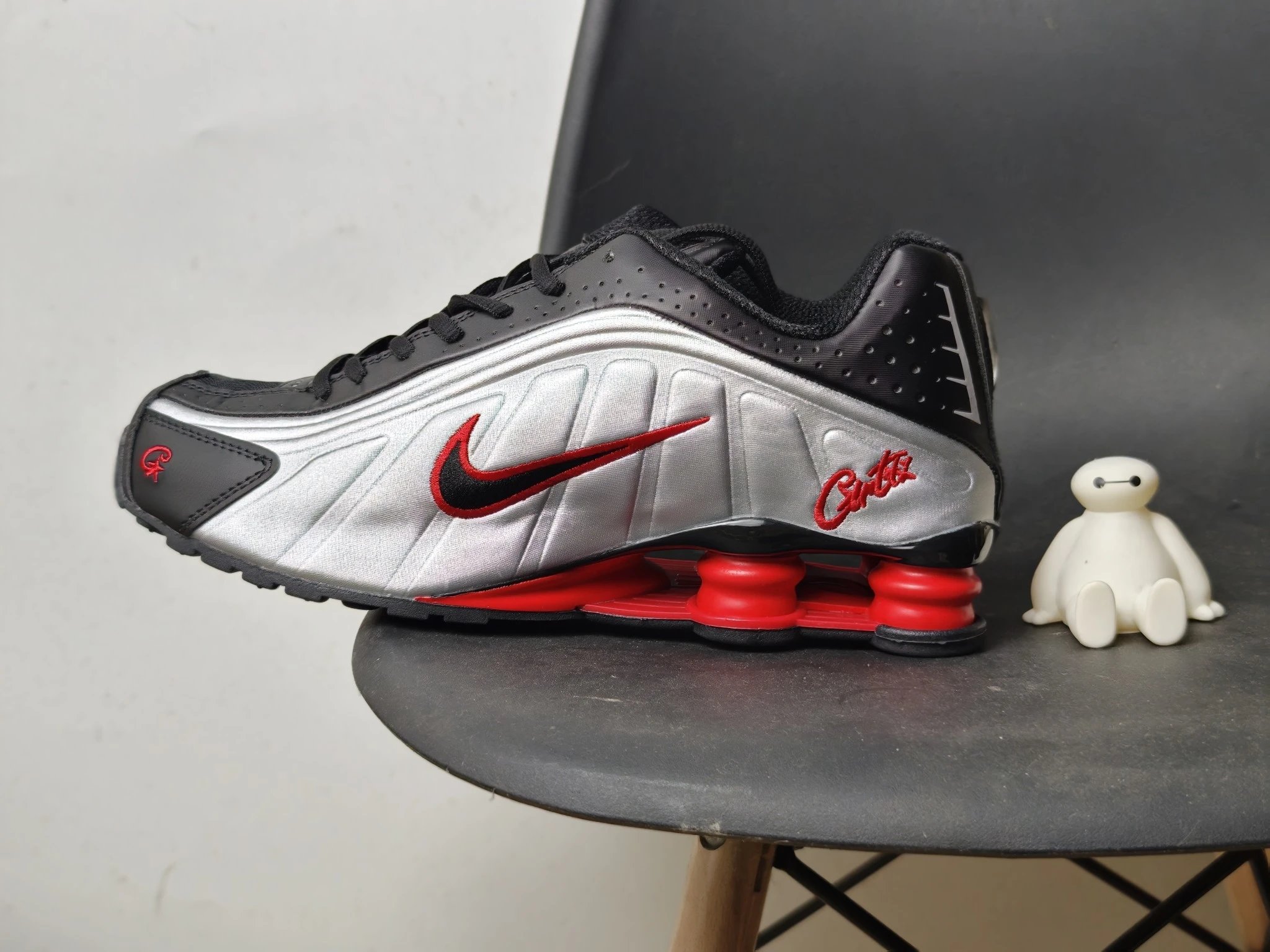 Corteiz x SHOX R4 Black Red Silver 2