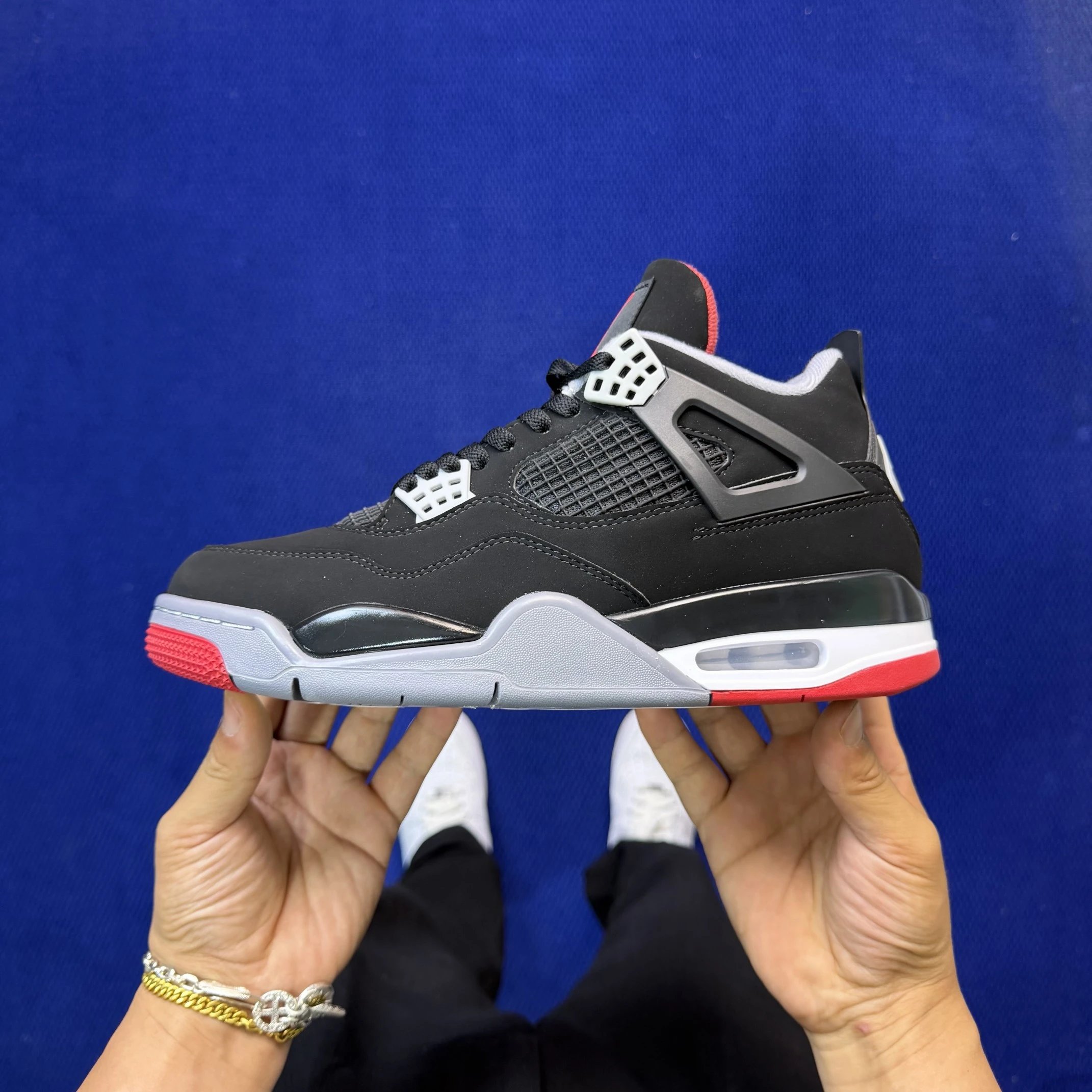 Black and Red Bulls 308497-060