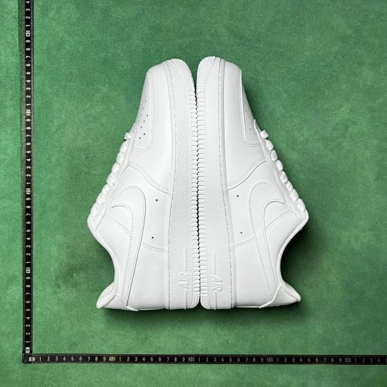DC Sneakers