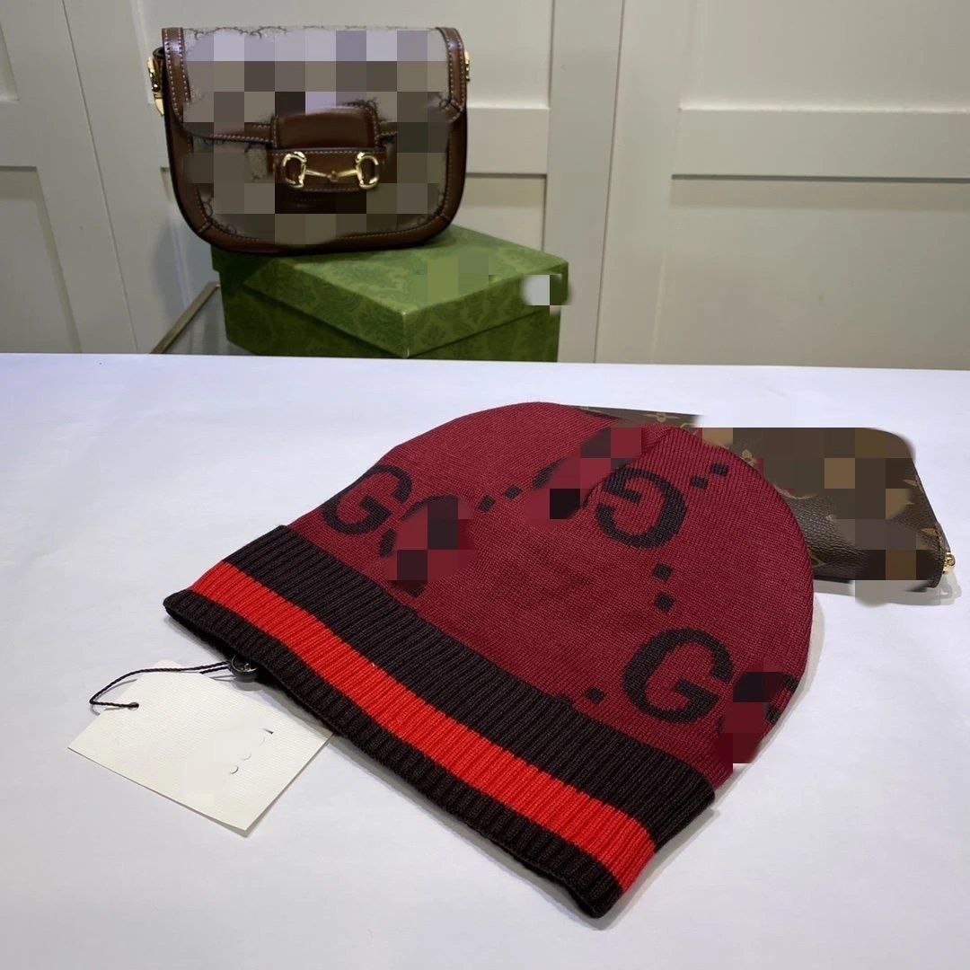 Fendi FF Logo Knit Beanie Navy and White - 9