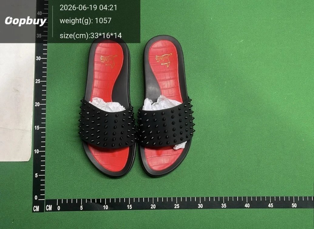 Black nail slippers