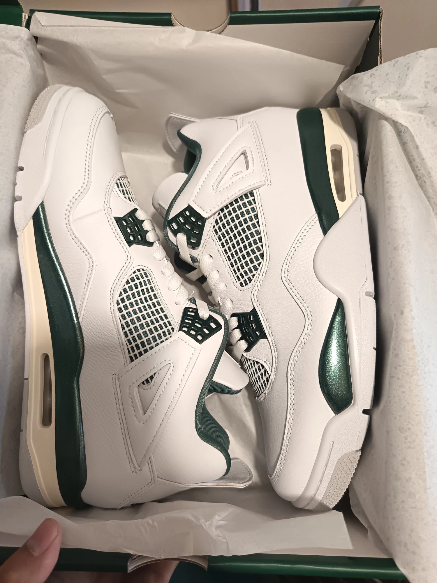 AJ4 oxidized green