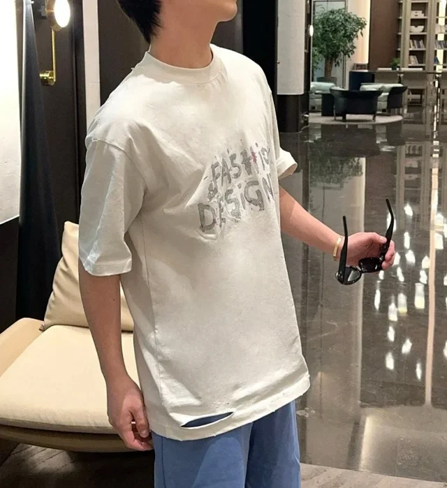 BLCG/巴黎 25SS 春夏新品闪粉印花FASHION DESIGN字母宽松短袖T恤