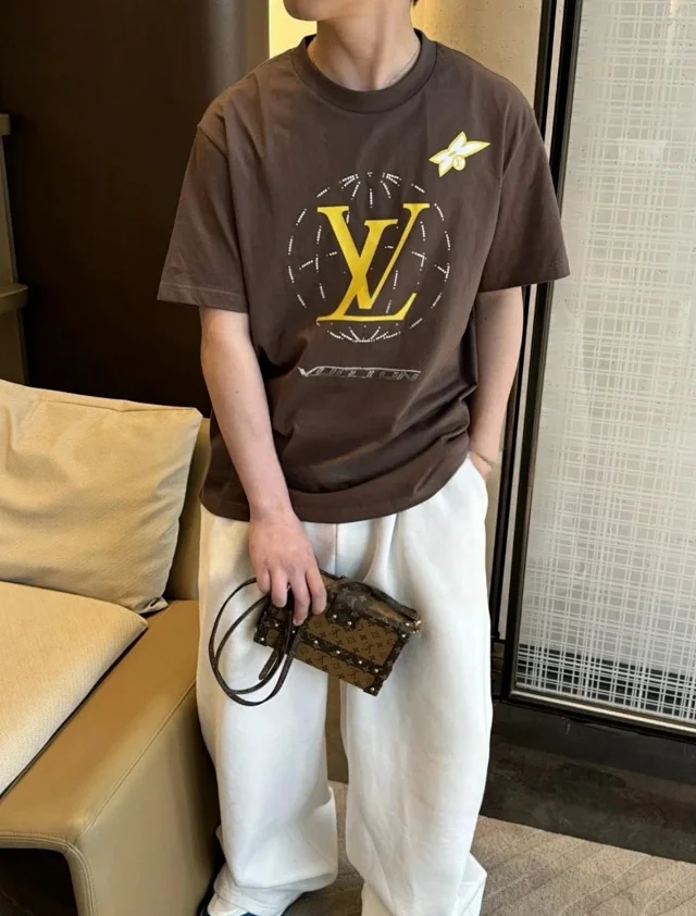 LV 25SS 复古莱茵石珠点睛飞机航线印花LOGO圆领短袖T恤