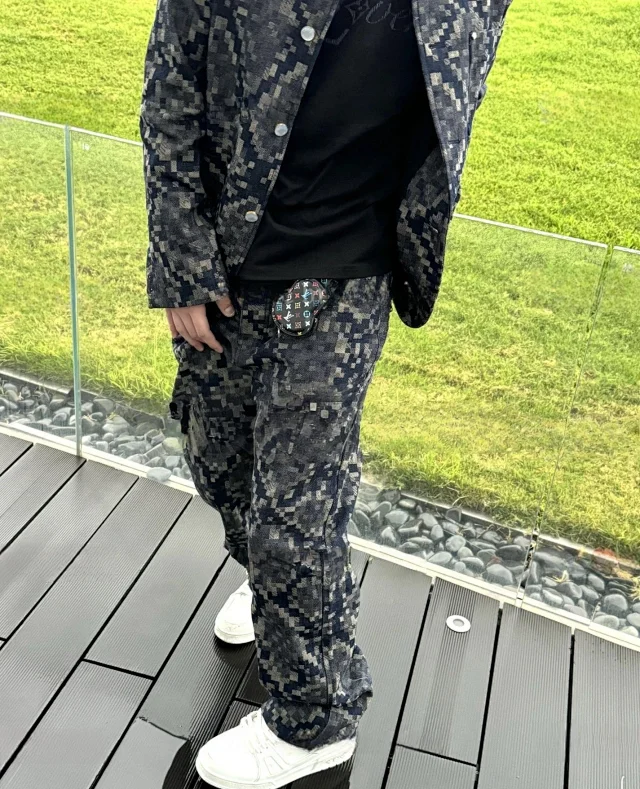 LV 25SS 春季Snakoflage丹宁蛇纹提花无领牛仔夹克外套蛇年限定款套装