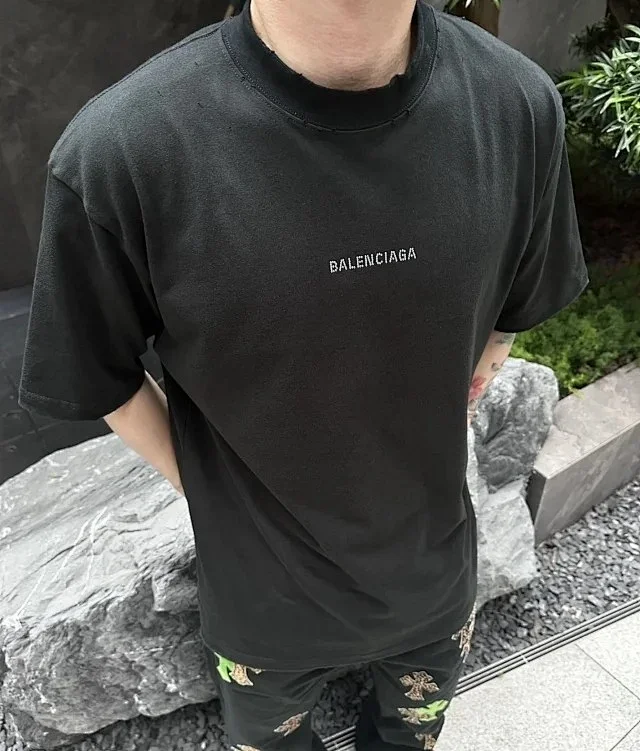 BLCG/巴黎 24SS 前后烫钻字母LOGO标识磨破坏黑色短袖T恤 