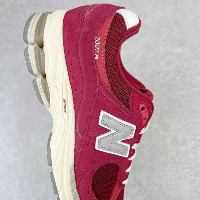 New Balance Sneakers 2002R product detail image 15