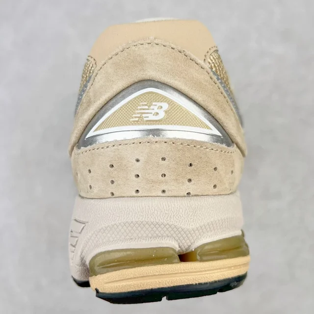 New Balance Sneakers 2002R product detail image 69
