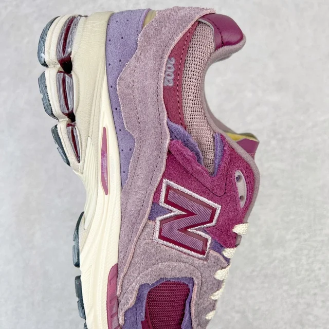 New Balance Sneakers 2002R product detail image 41