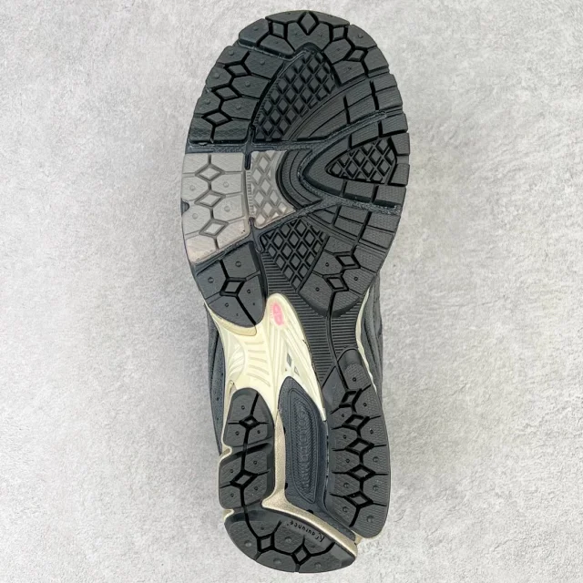 New Balance Sneakers 2002R product detail image 53