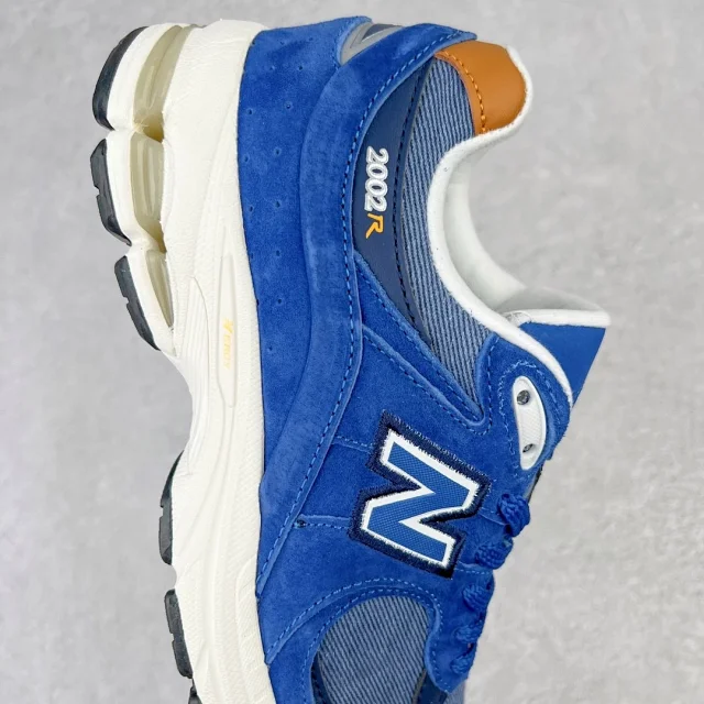 New Balance Sneakers 2002R product detail image 32