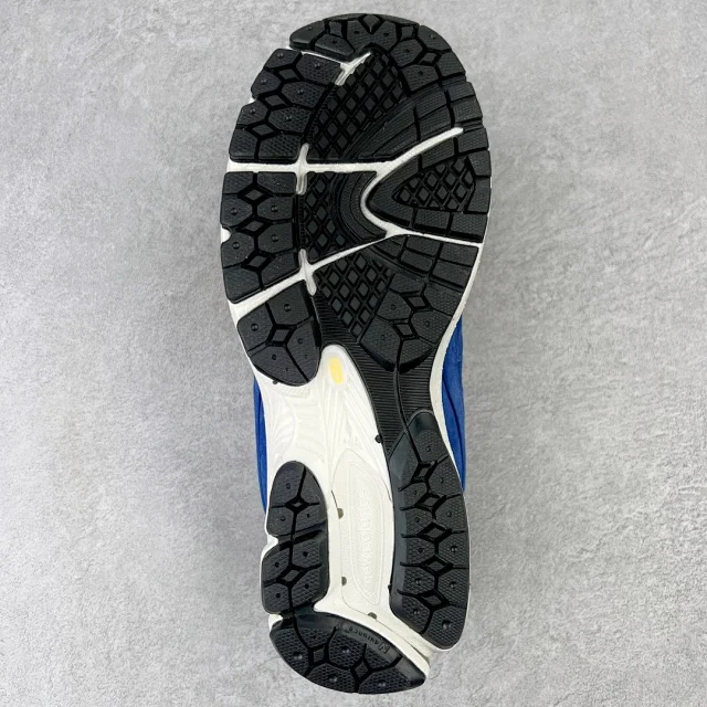 New Balance Sneakers 2002R product detail image 35