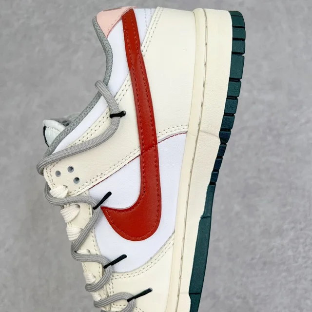 Nike Sneakers SB Dunk Low Deconstruction product detail image 52