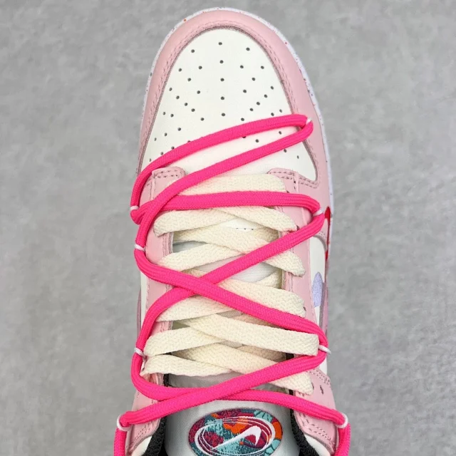 Nike Sneakers SB Dunk Low Deconstruction product detail image 31