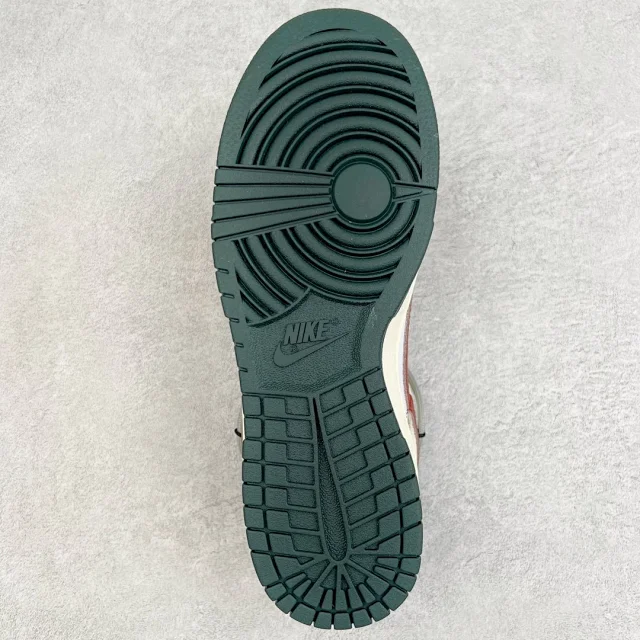 Nike Sneakers SB Dunk Low Deconstruction product detail image 54