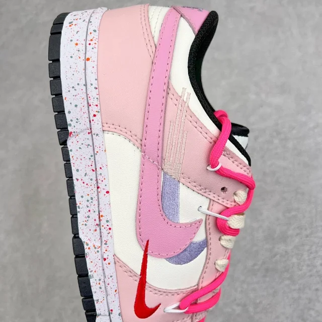 Nike Sneakers SB Dunk Low Deconstruction product detail image 33