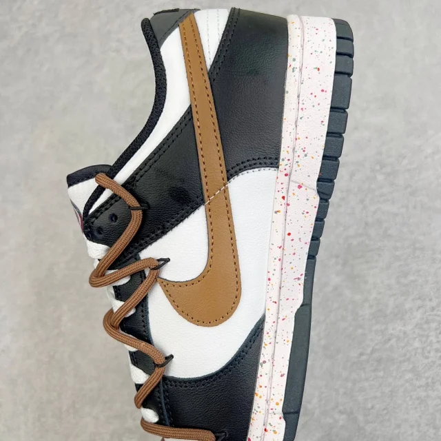 Nike Sneakers Dunk Low SE Triple Swoosh product detail image 52