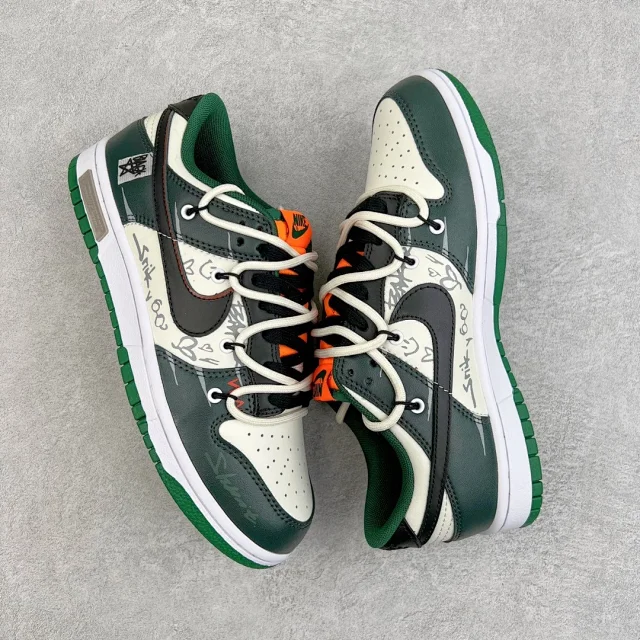 Nike Sneakers SB Dunk Low Deconstruction product detail image 39