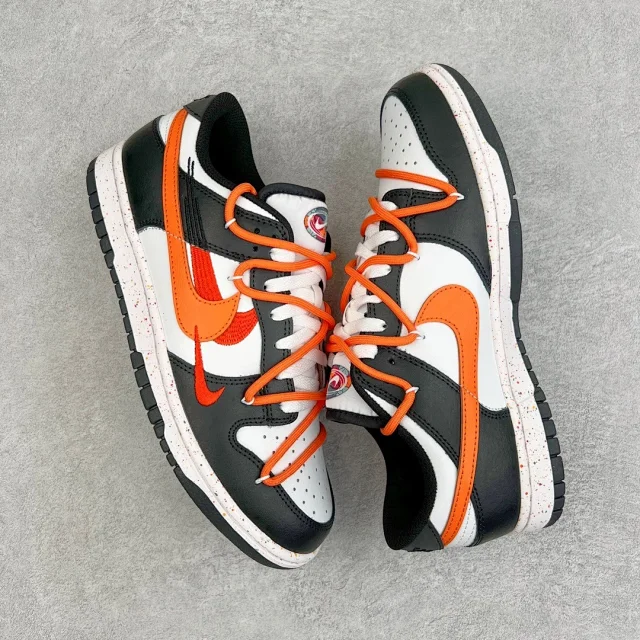 Nike Sneakers Dunk Low SE Triple Swoosh product detail image 39