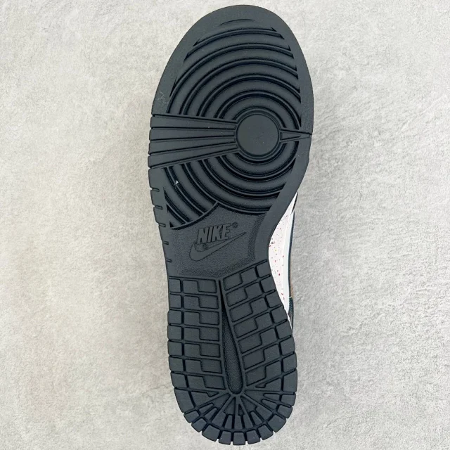 Nike Sneakers Dunk Low SE Triple Swoosh product detail image 54